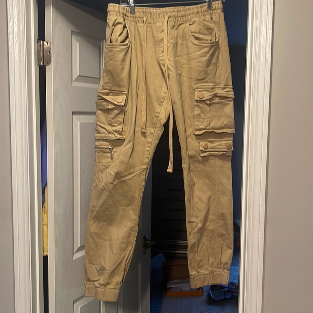 Great, staple, khaki joggers